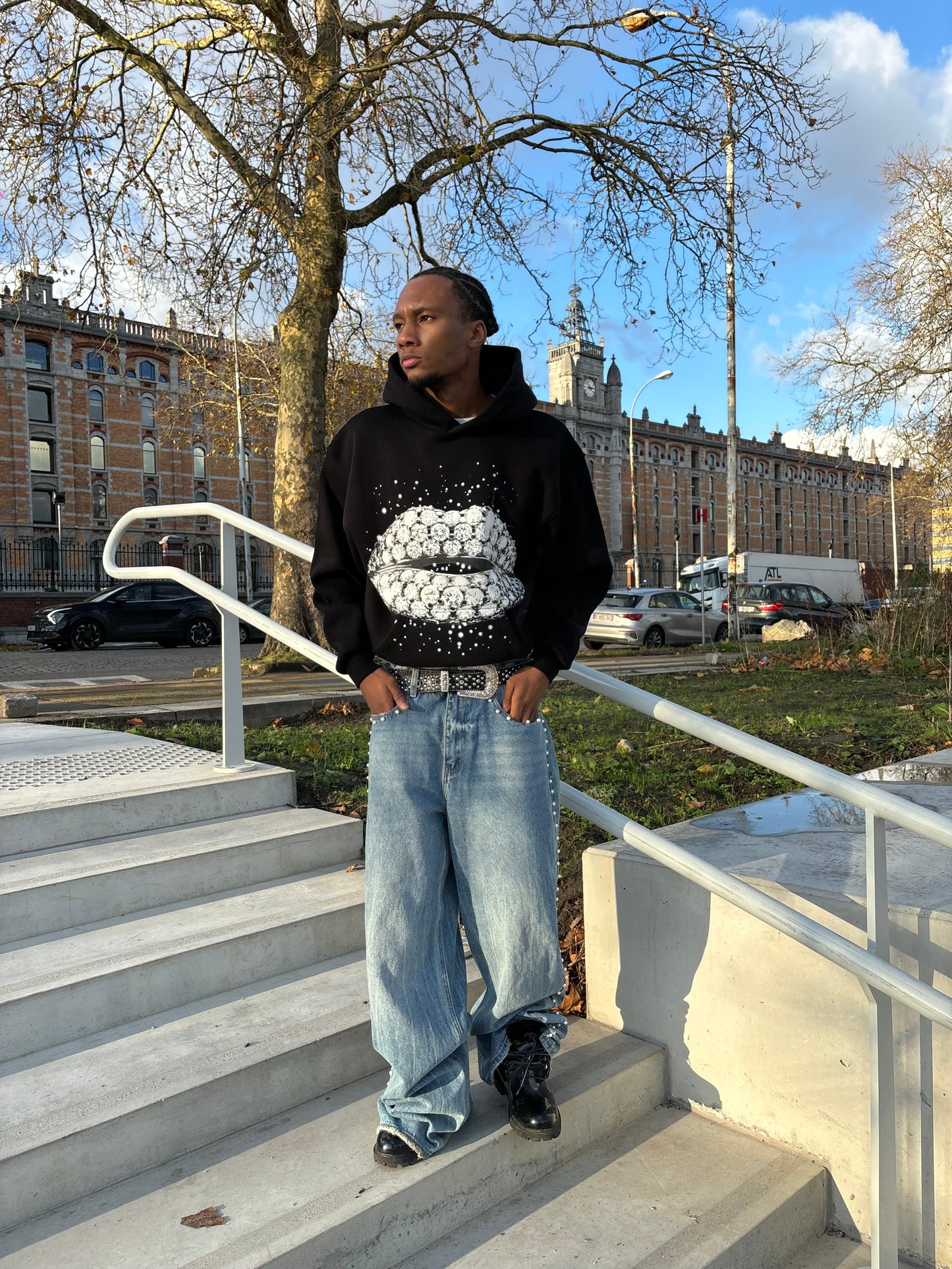 DIAMOND LIPS JUMBO HOODIE